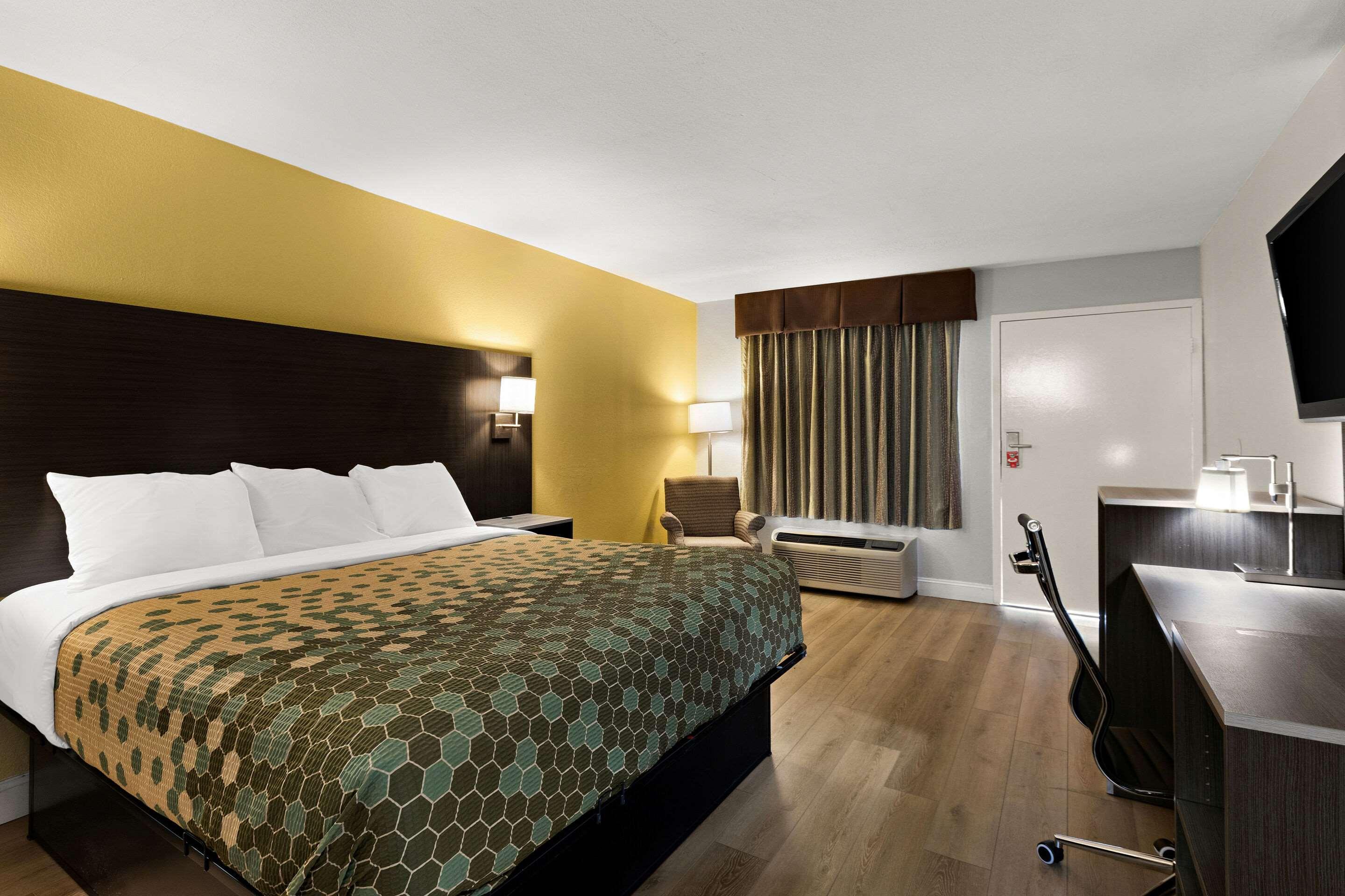 Room, King Bed