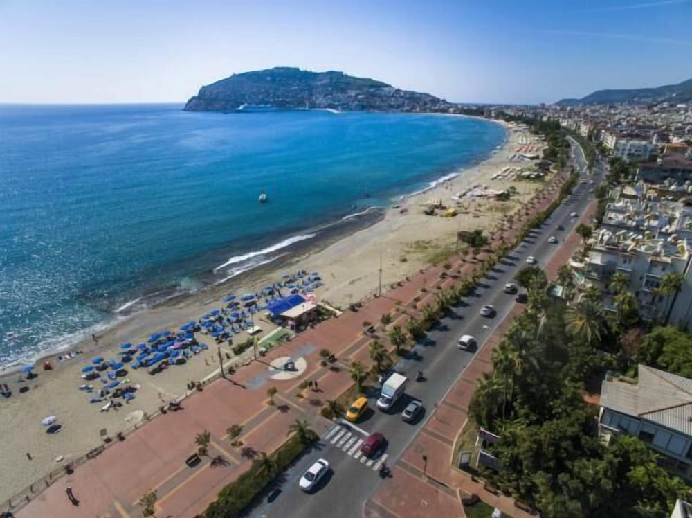 Parador Beach Hotel 31/47