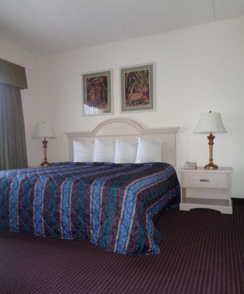 Allure Suites of Fort Myers 7/27