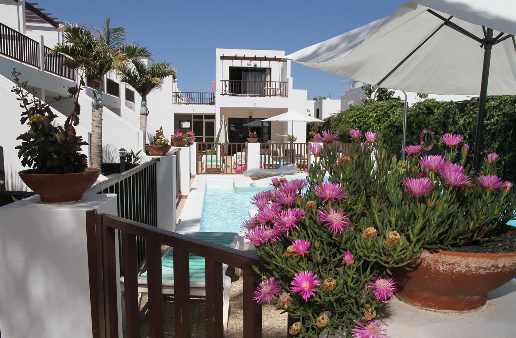 Las Lilas Apartments 3/34