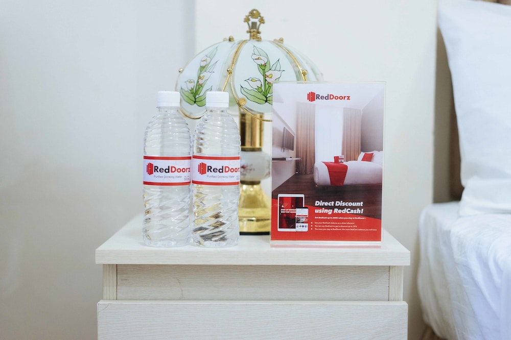 Reddoorz Plus Poblacion District Davao 7/32
