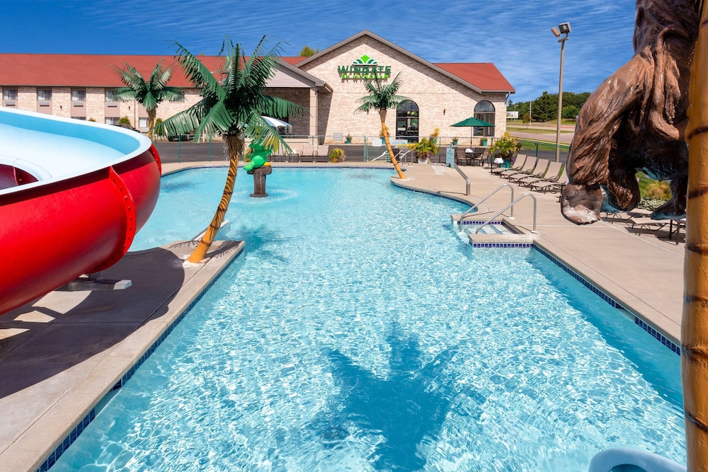 Wingate by Wyndham Wisconsin Dells Waterpark 3/56