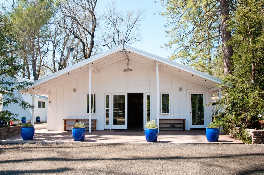 Mandala Springs Wellness Retreat Center 4/75
