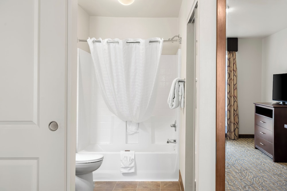 Ledgestone Hotel Billings 69/69