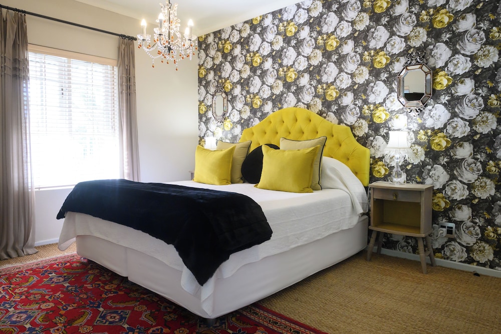 Rose, King Bed، Baruch Guest House 6/10