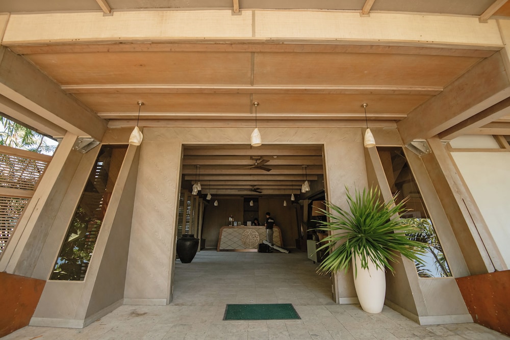 Asmara Urban Resort and Lifestyle Village Powered by ASTON 8/50
