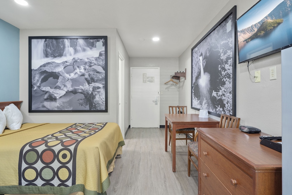 Travelers Inn Medford 44/58