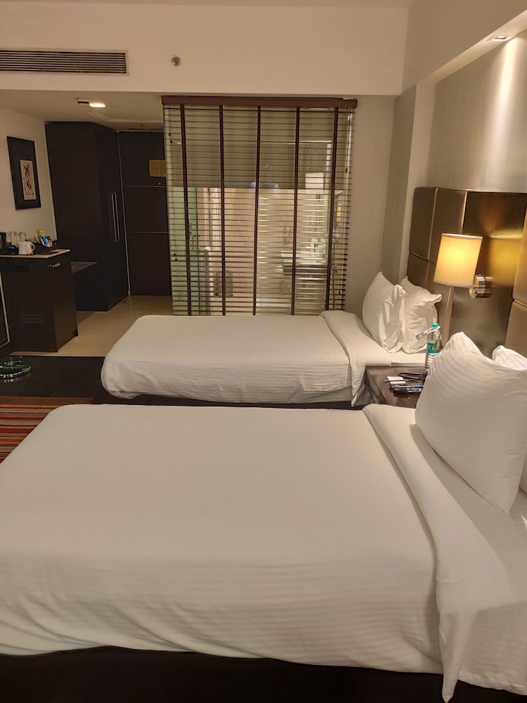 Radisson Hotel Sector 29 Gurugram 21/57