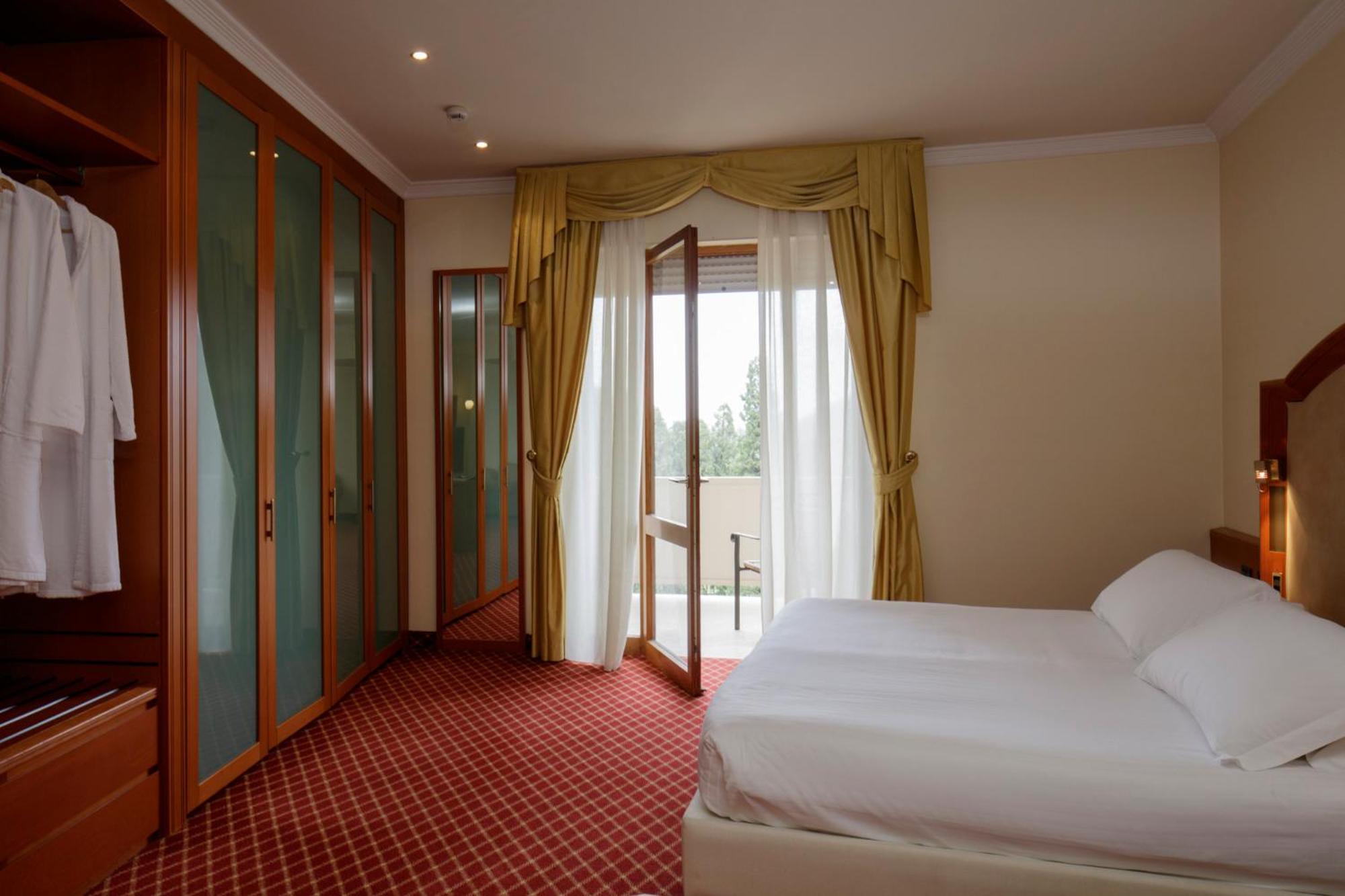 Superior, Double or Twin Bed, Pool Access