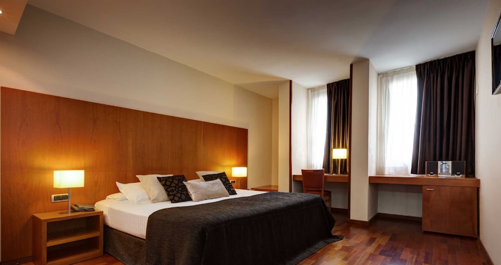Acevi Villarroel Hotel 10/62