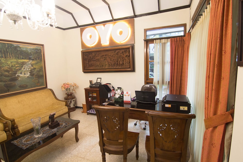 Oyo 261 Sasono Putro Guest House 19/22