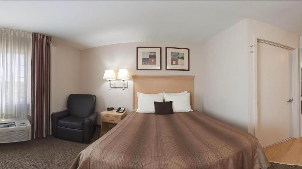 Candlewood Suites Junction City Fort Riley 8/37