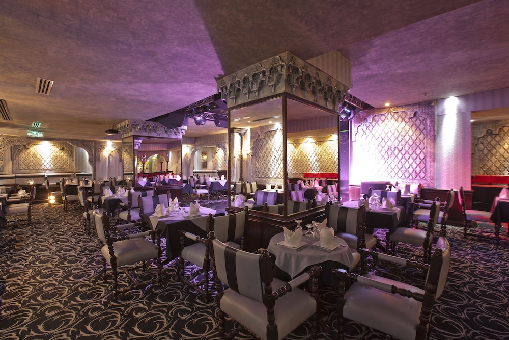 Broadway Hotel 21/23