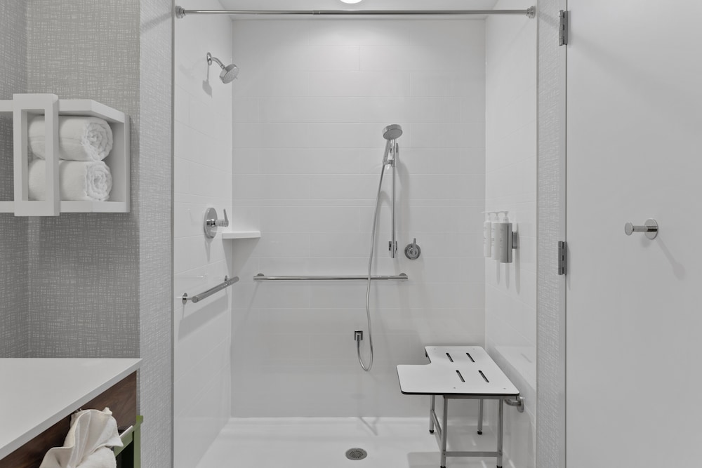 Hampton Inn Saline MI 39/39