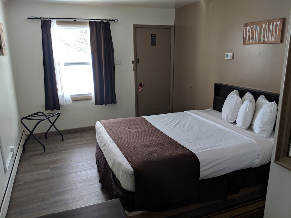 Sunset Lodge Escanaba 21/32
