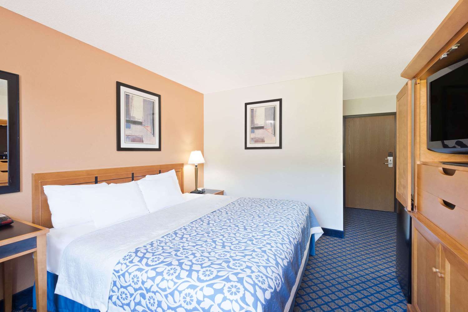Days Inn by Wyndham Brunswick Bath Area 17/59