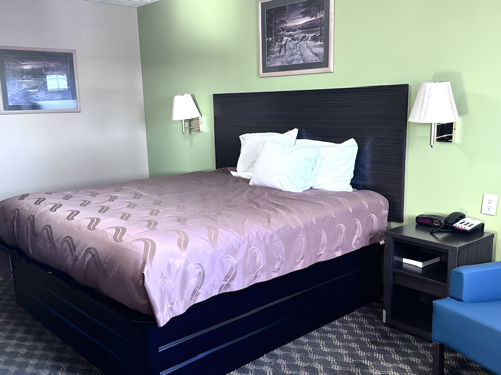 Deerfield Inn & Suites 4/8