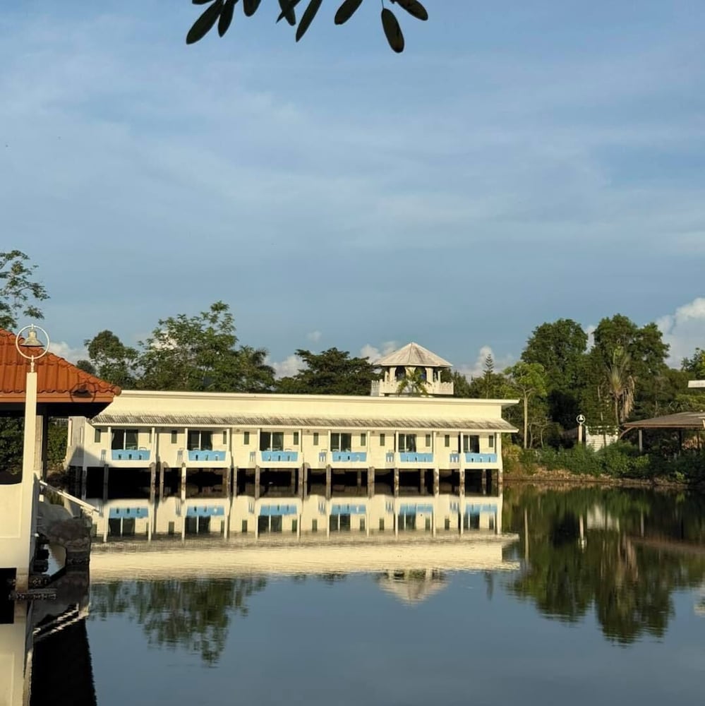 Anavilla Tangke Resort 8/40
