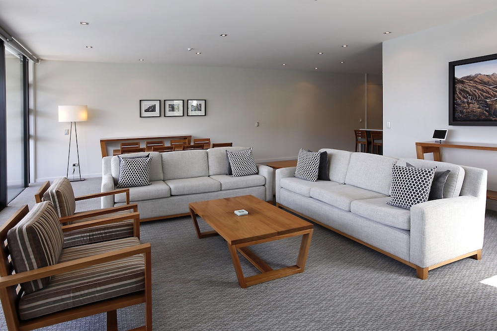 The Rees Hotel and Luxury Apartments 46/63