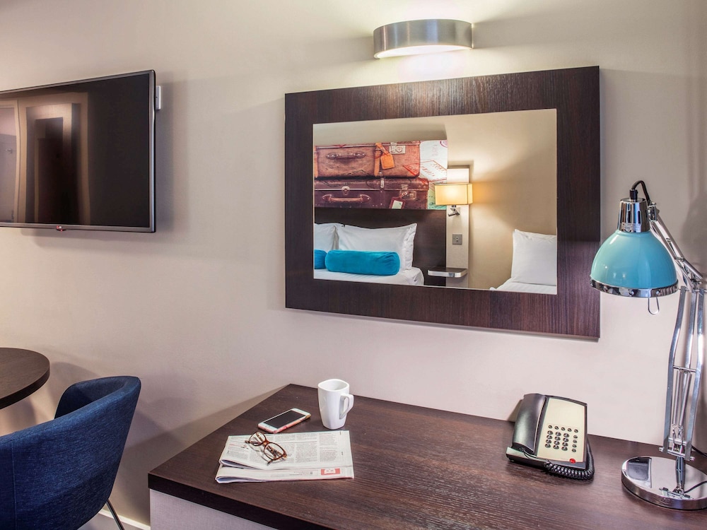 Mercure London Heathrow 29/68