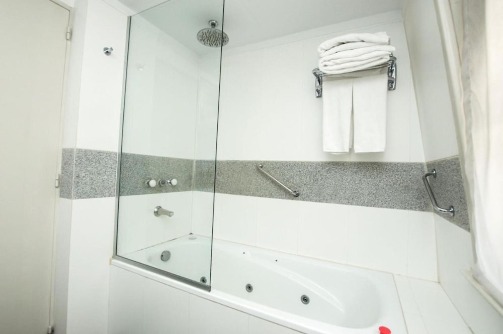 ULISES RECOLETA SUITES 64/64
