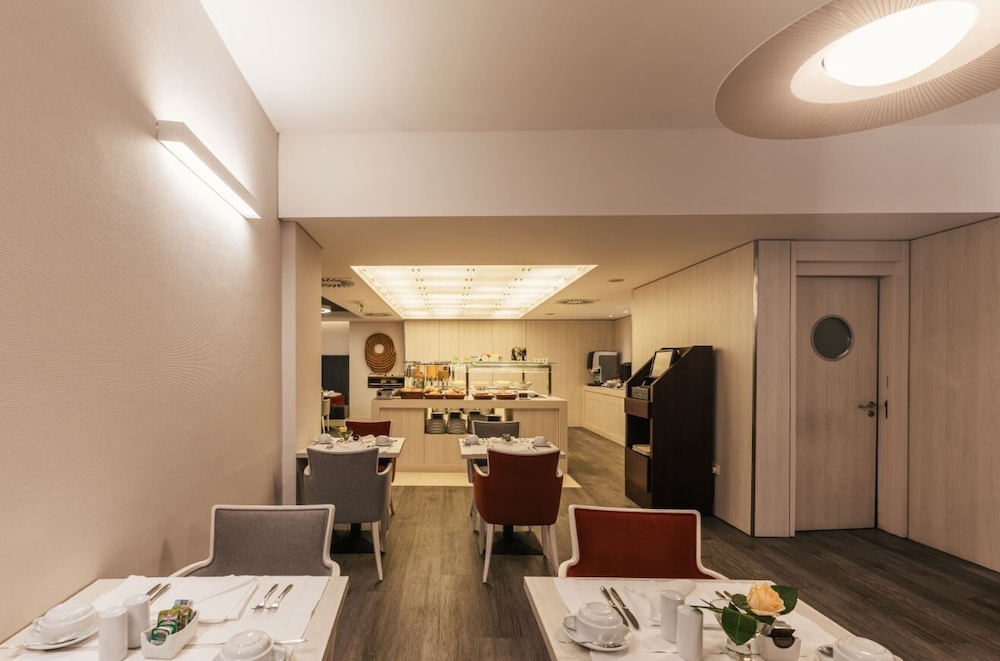Marques de Pombal Hotel 50/76