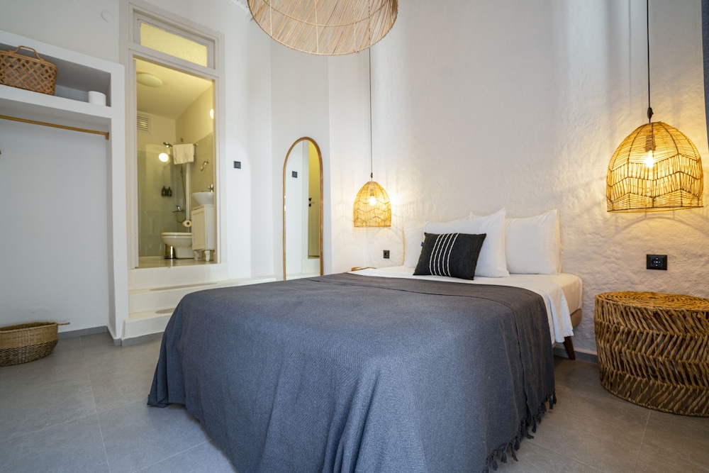 1 BEDROOM, STANDARD