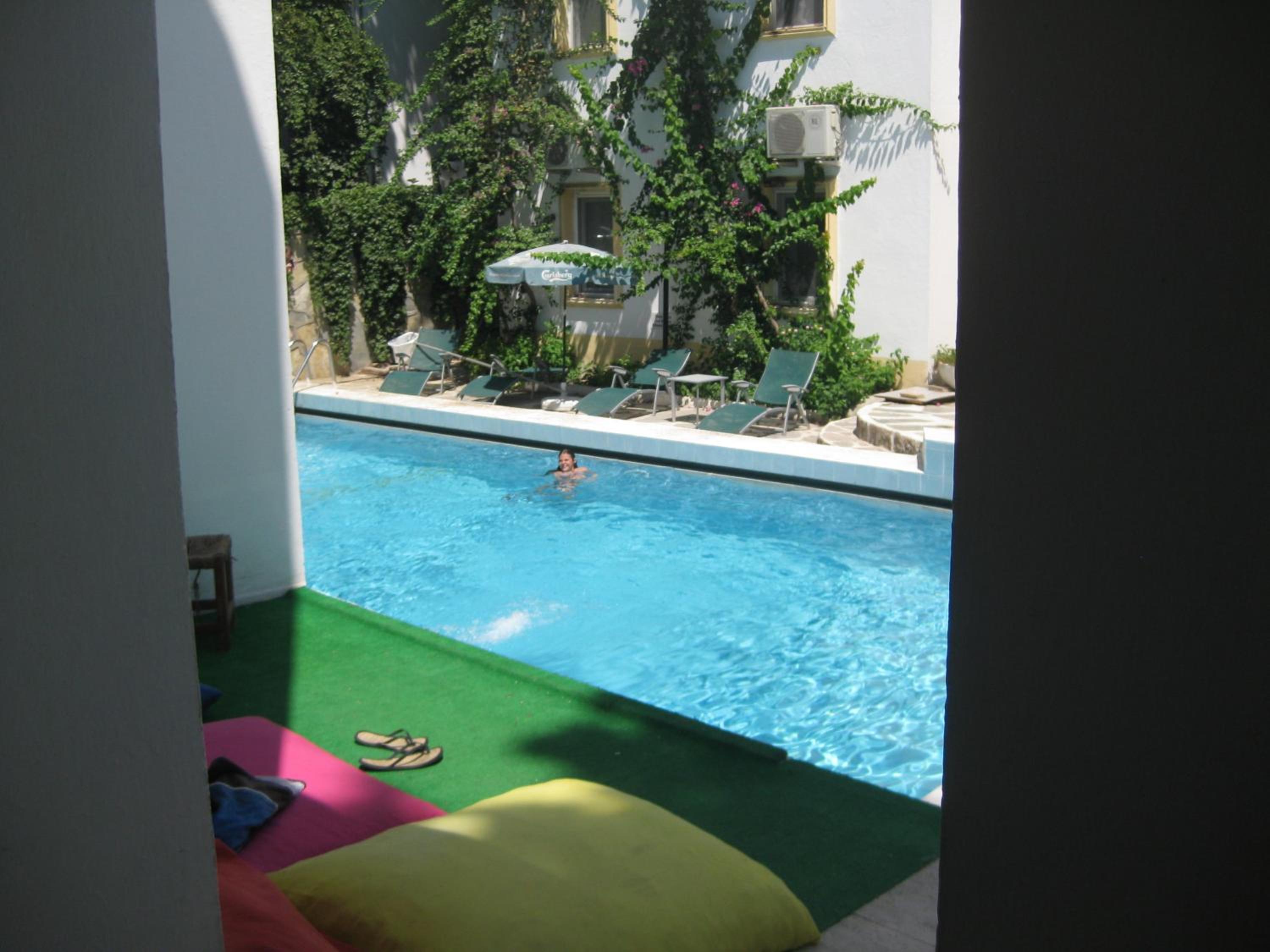 Bircan Hotel 44/56