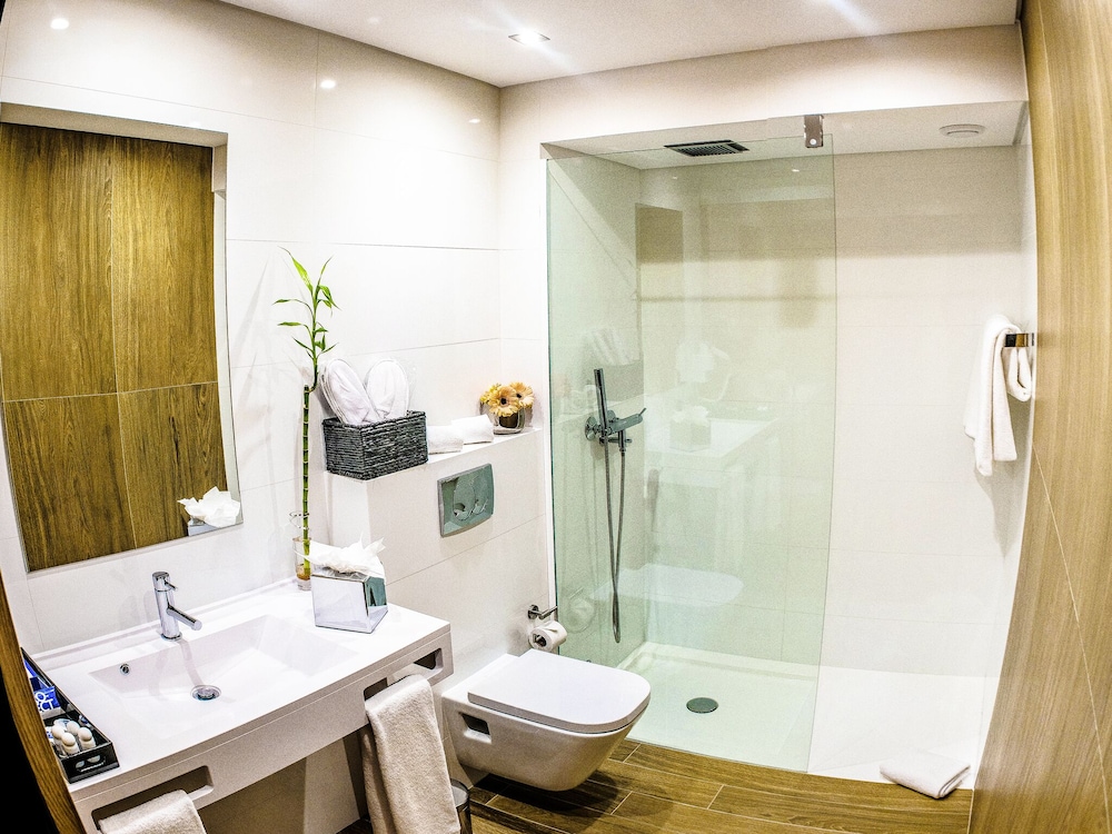 TRYP by Wyndham Leiria 49/49