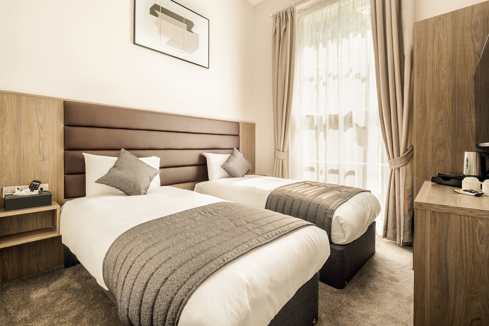 Reem Hotel 18/65