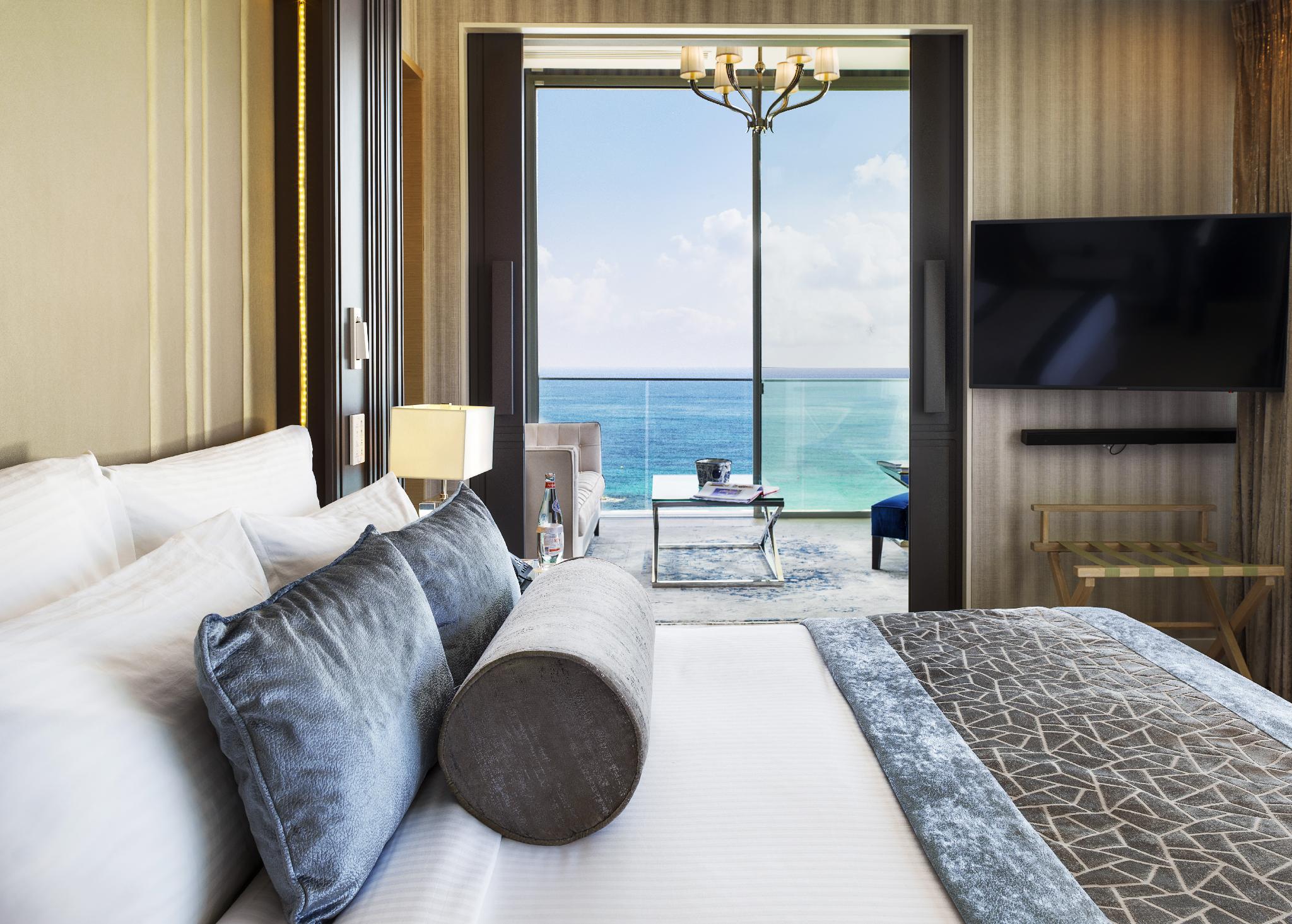 EXECUTIVE, SUITE, SEA VIEW