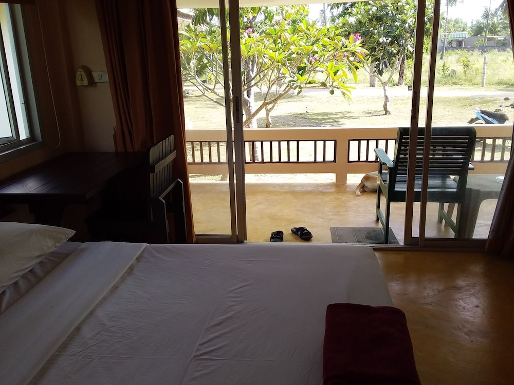 Jinta Beach Bungalow 12/44