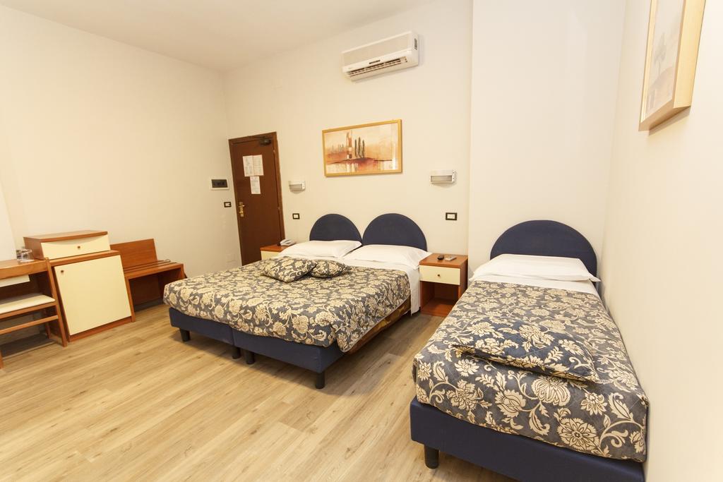 غرفة رباعية، Villa Ambra 3/5