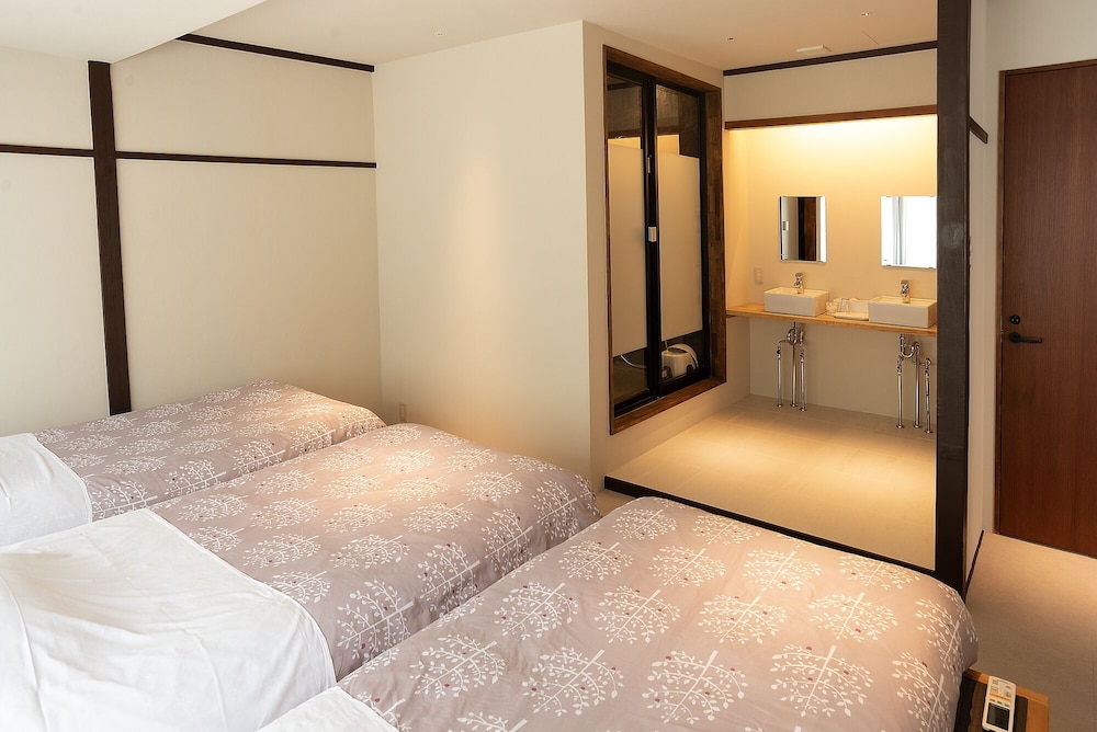 Modern, Deluxe, Triple, Single, 3 Beds