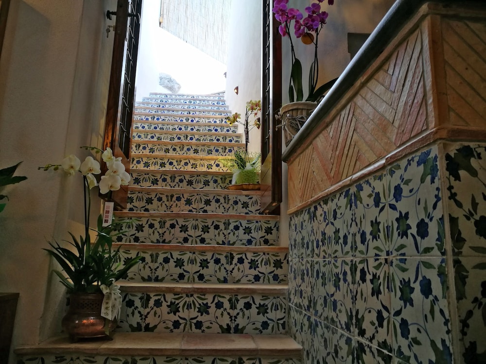 Badia Santa Maria De' Olearia 2/66
