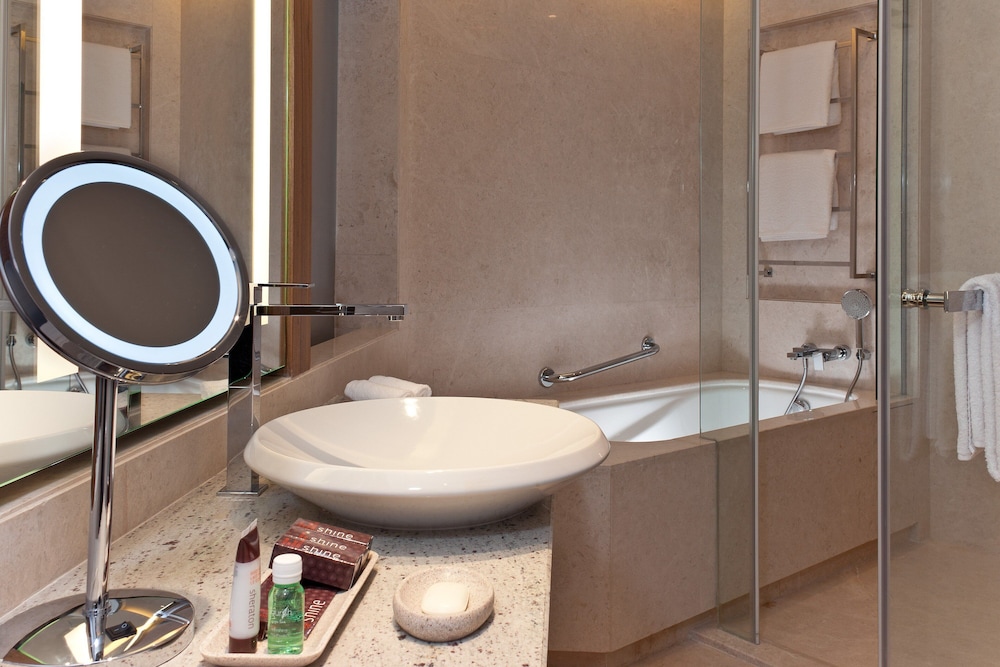 Sheraton Grand Bangalore Hotel At Brigade Gateway 25/67