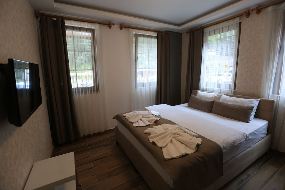 Hirande Hotel 14/50