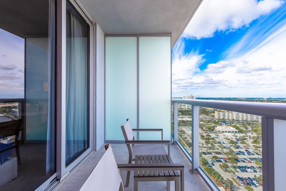 Private Ocean Luxury Condos at Beachwalk 23/50