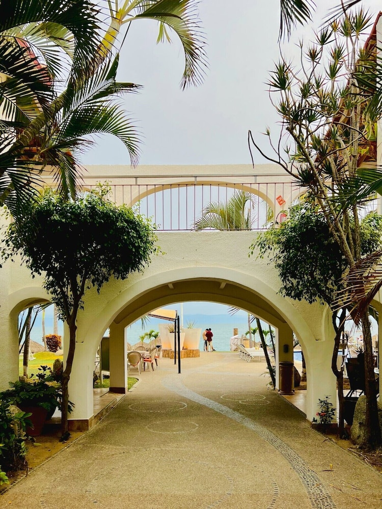 Los Picos Hotel & Suites Bucerias 41/50
