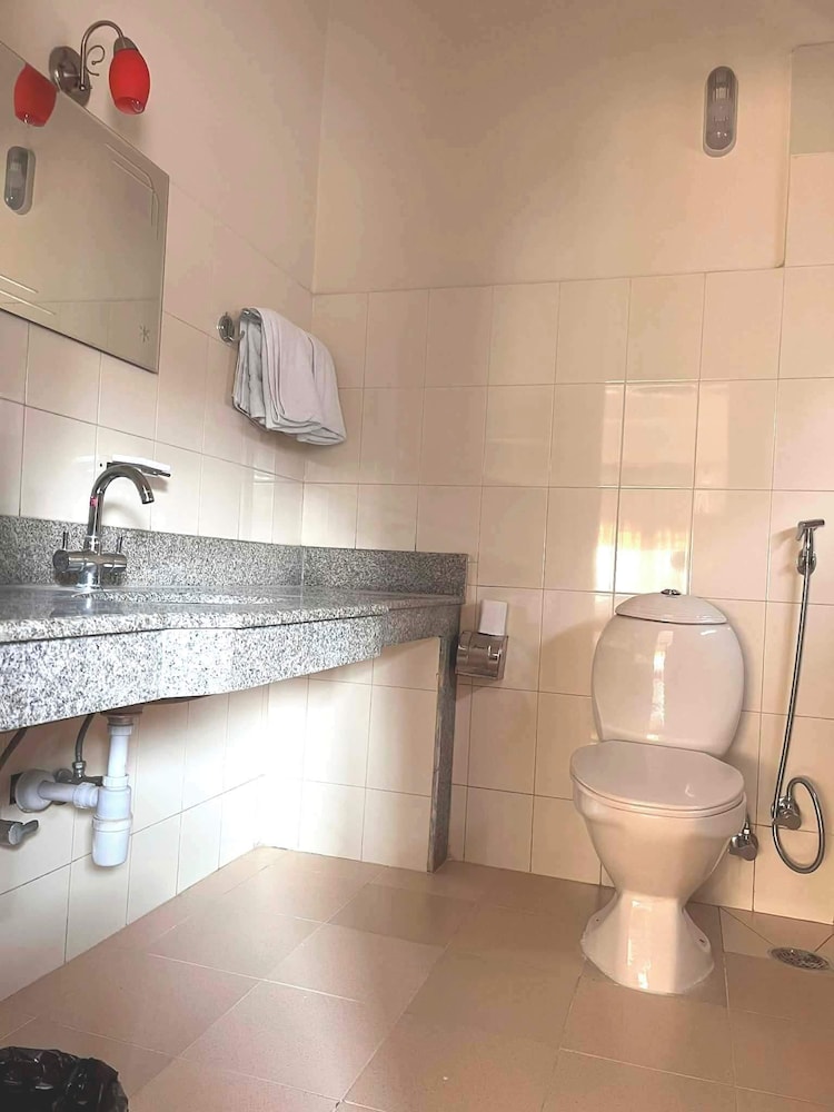HOTEL ASIA 45/45