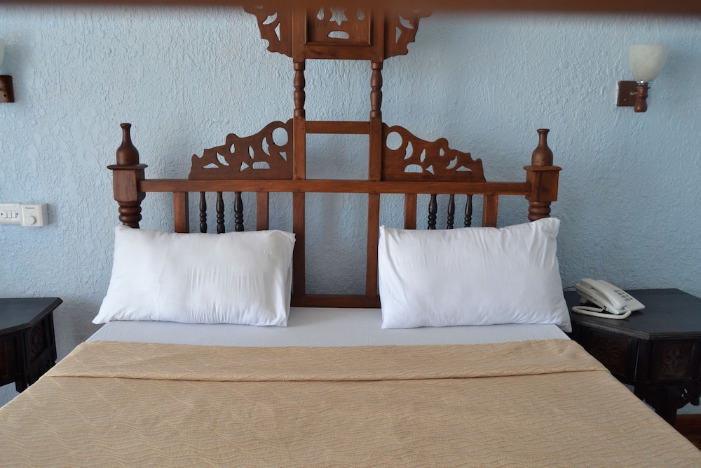 Serene Beach Resort 64/76