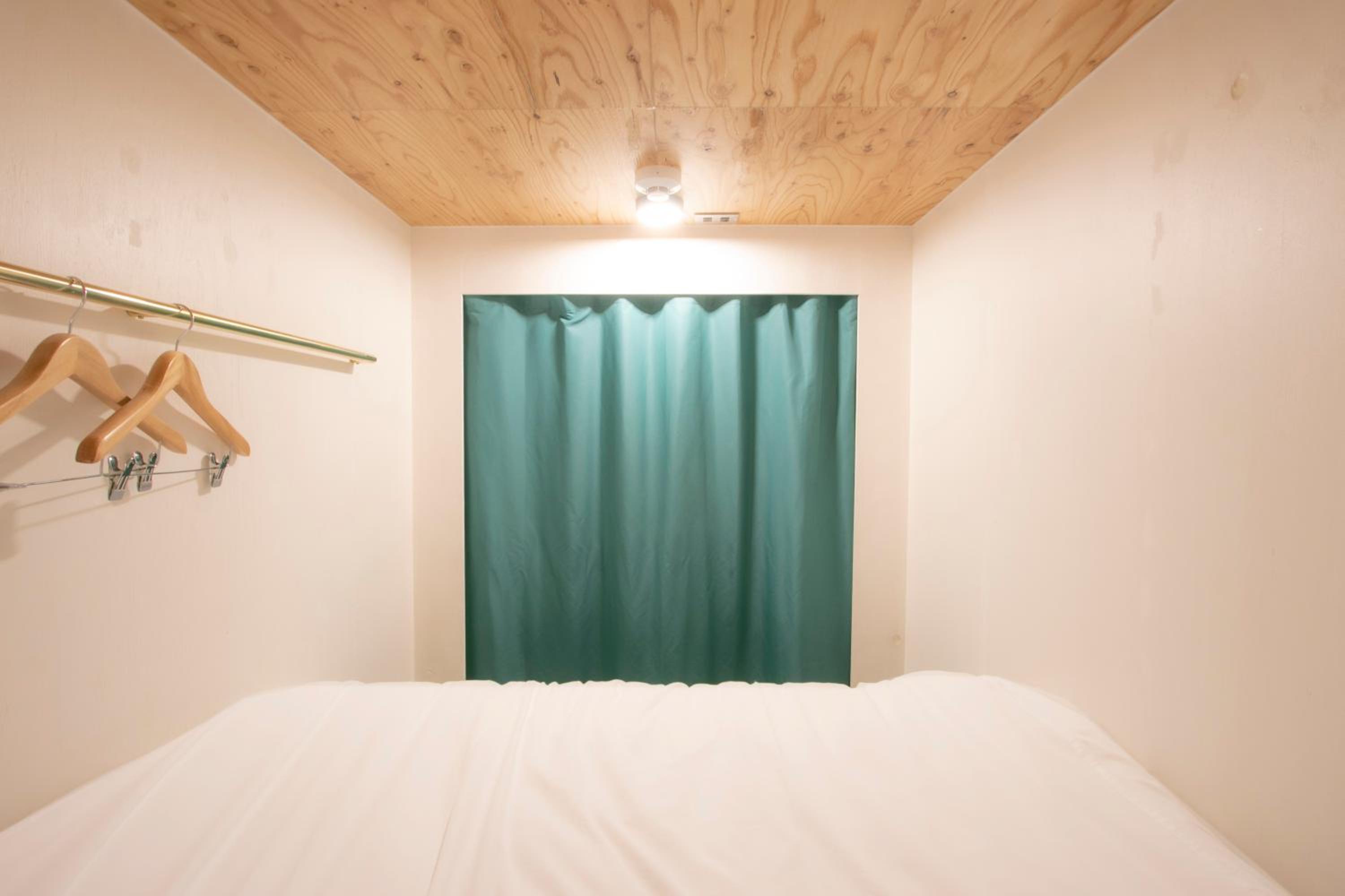 Capsule, Double Bed