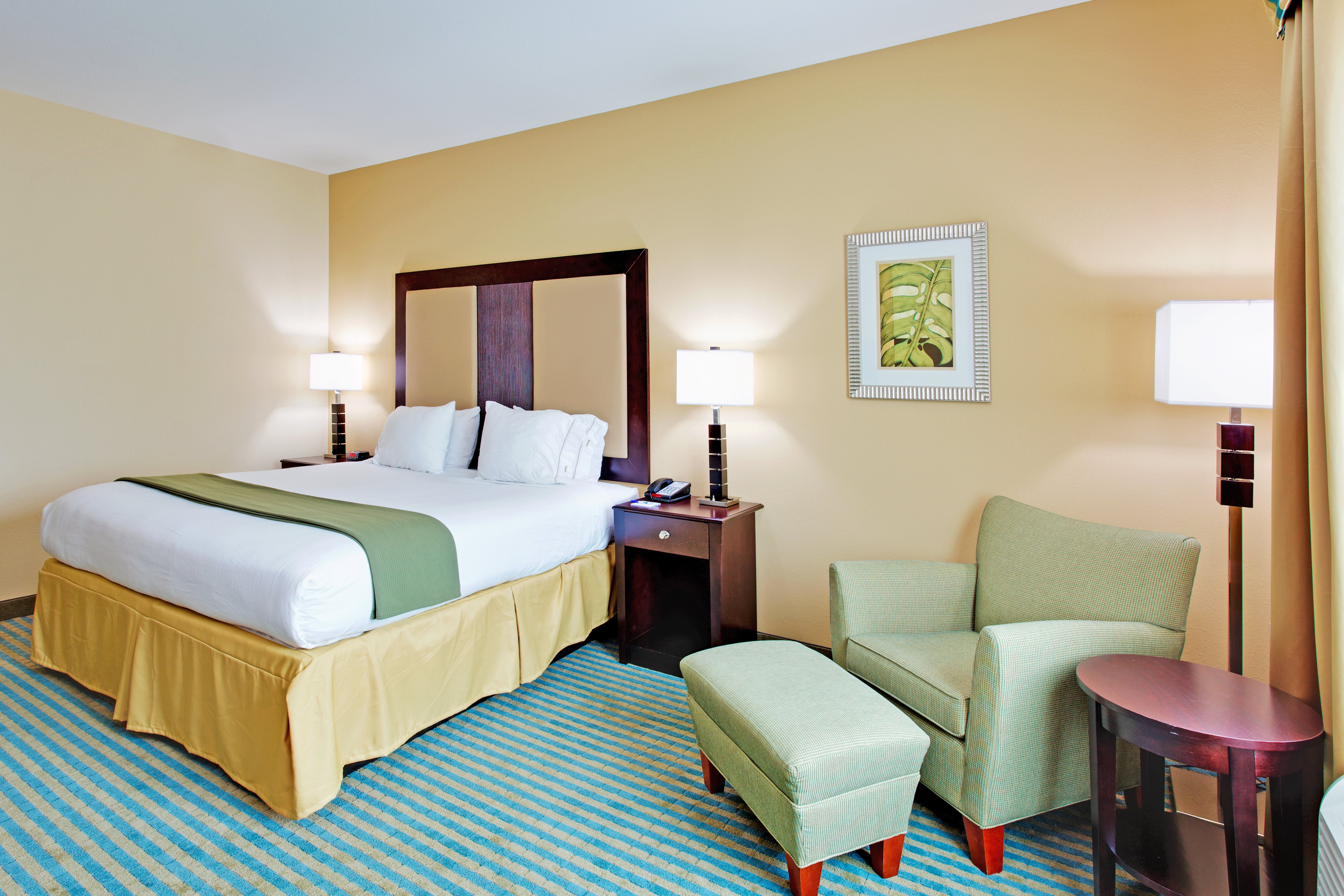 غرفة بسرير كينج، Holiday Inn Express Hotel And Suites Gulf Shores 3/6