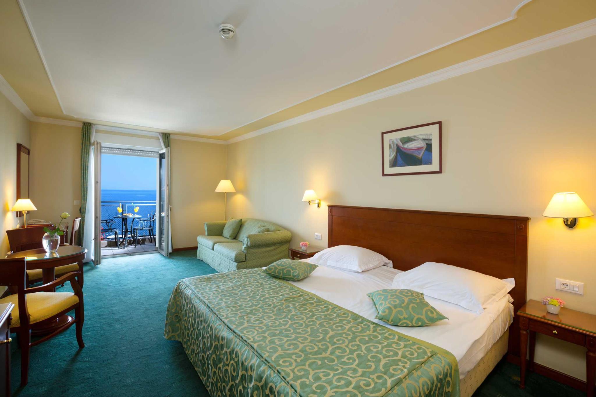 SUPERIOR, DOUBLE OR TWIN BED, SEA VIEW