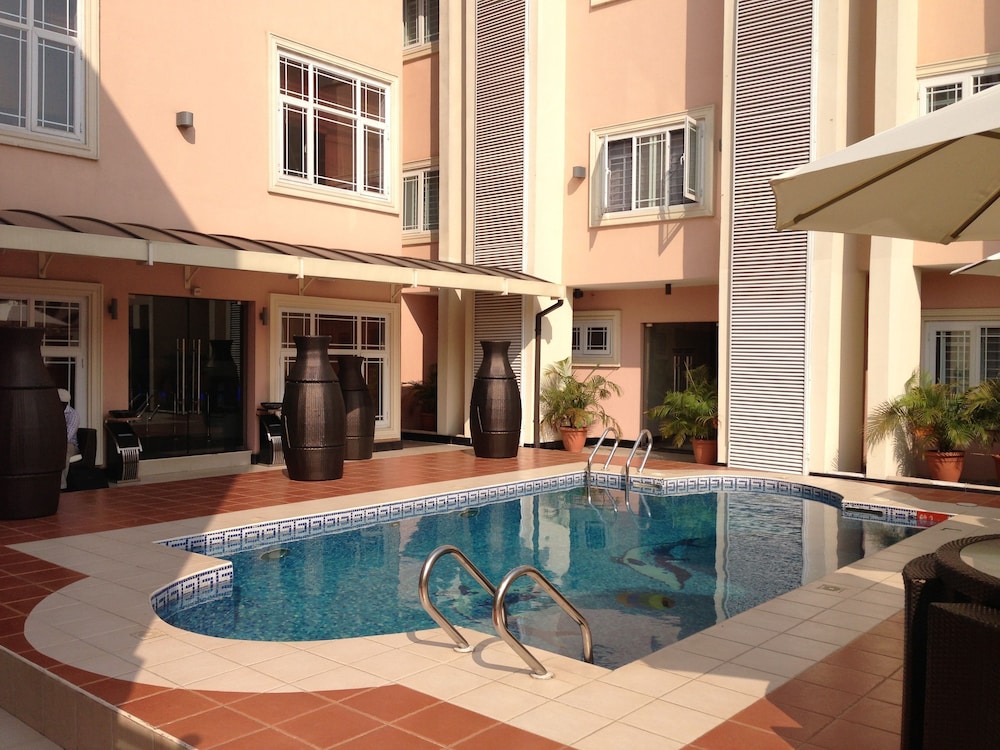 GrandBee Suites 2/39