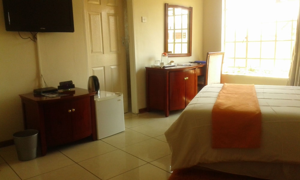 Comfort Palace Guest House Francistown 11/21