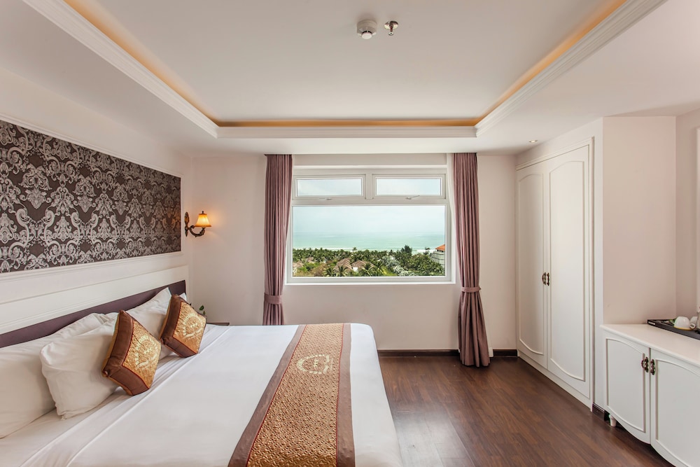 SUITE, SEA VIEW
