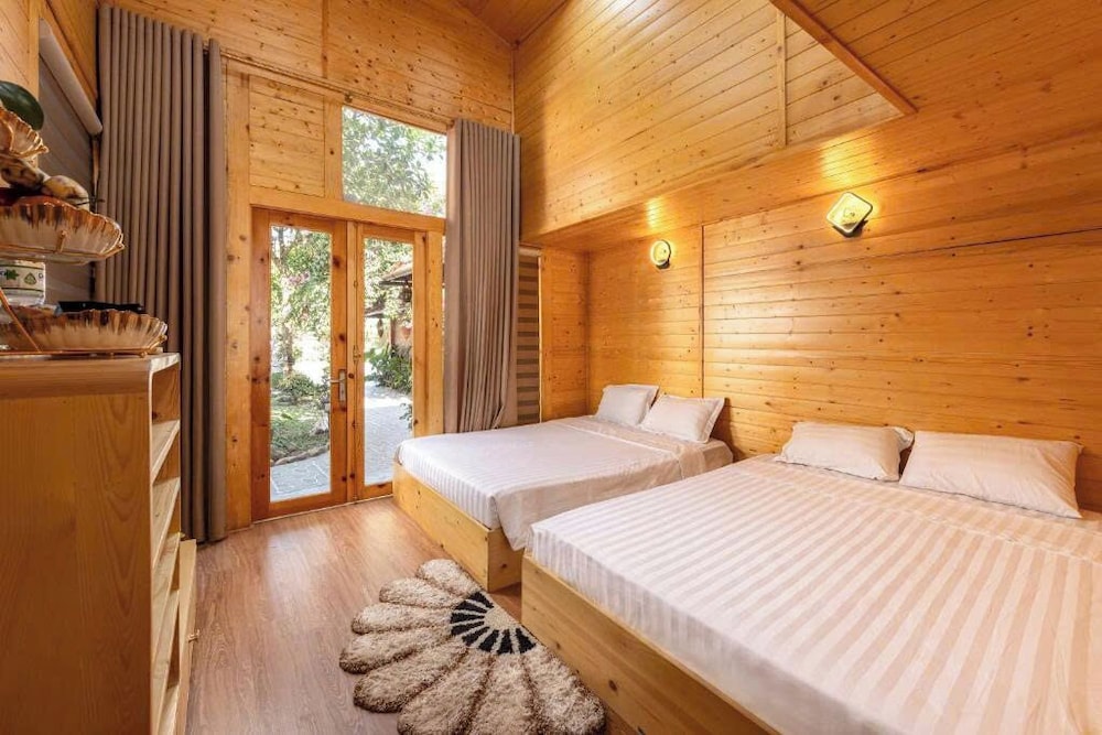LUXURY, 2 QUEEN BEDS, GARDEN VIEW