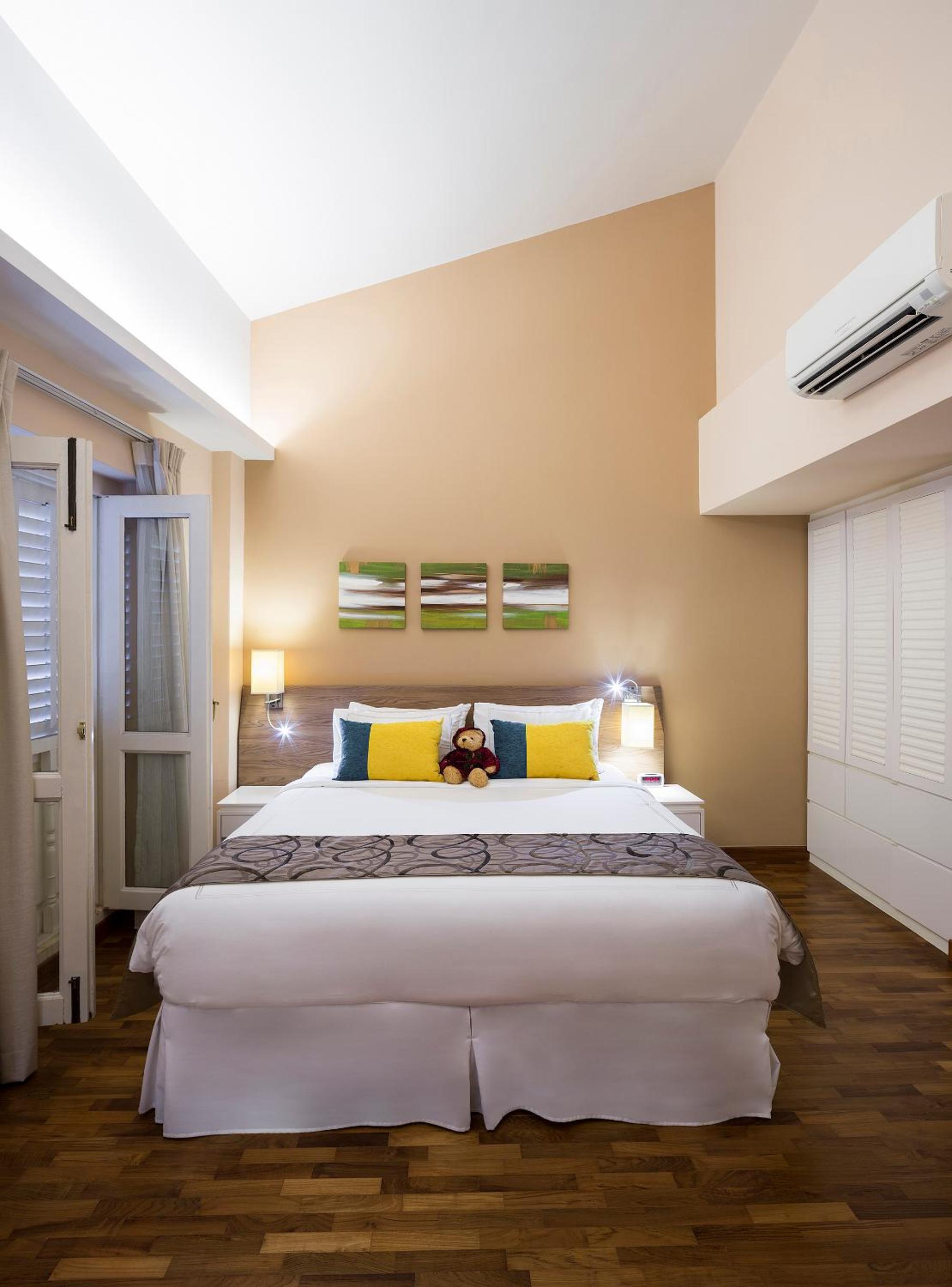 Town House, Suite
