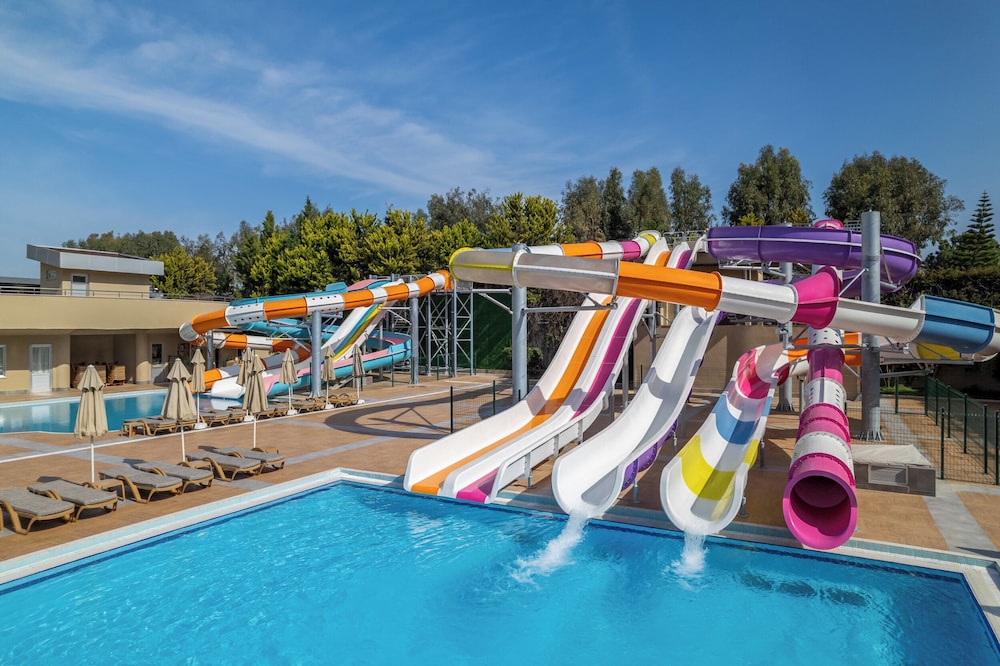 Royal Garden Beach Hotel 37/45